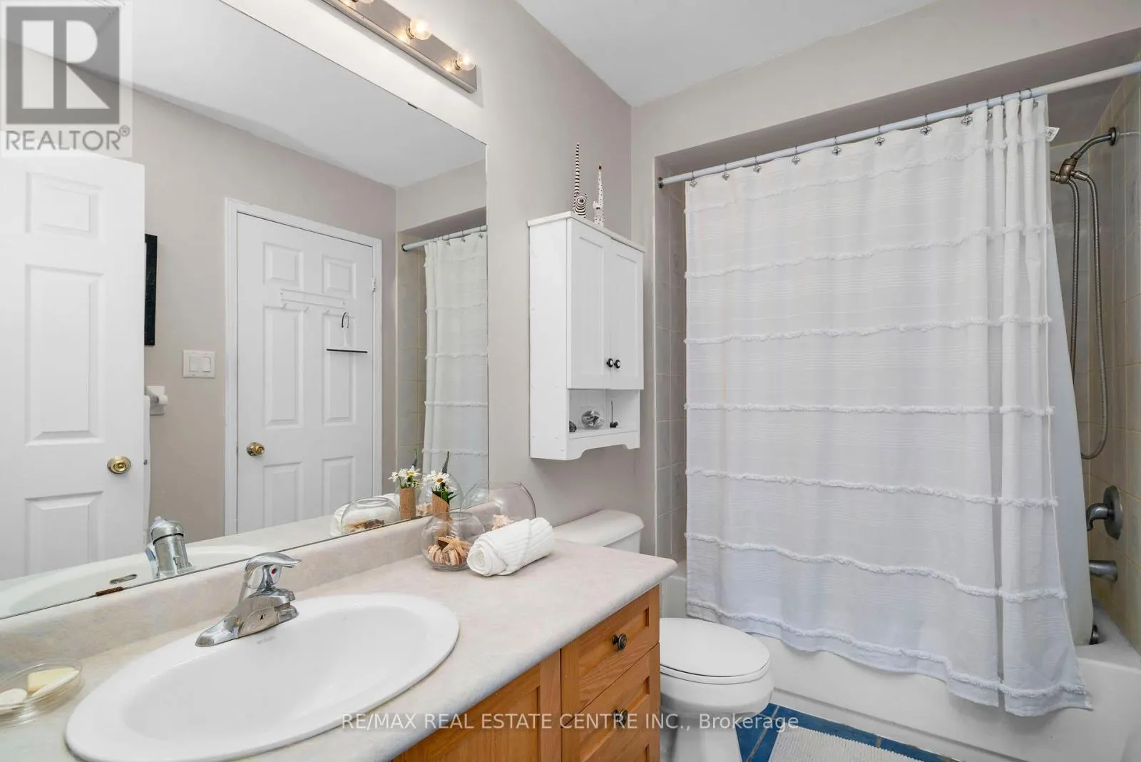 71 MOWAT CRESCENT