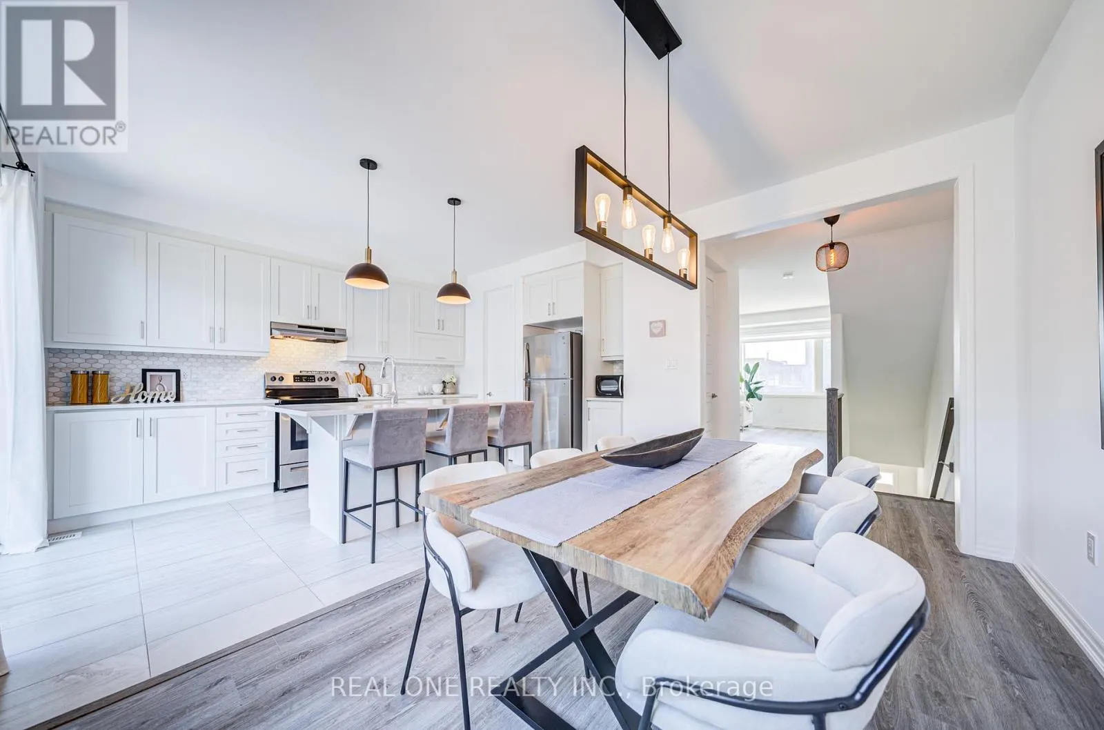 91 GROVEWOOD COMMON