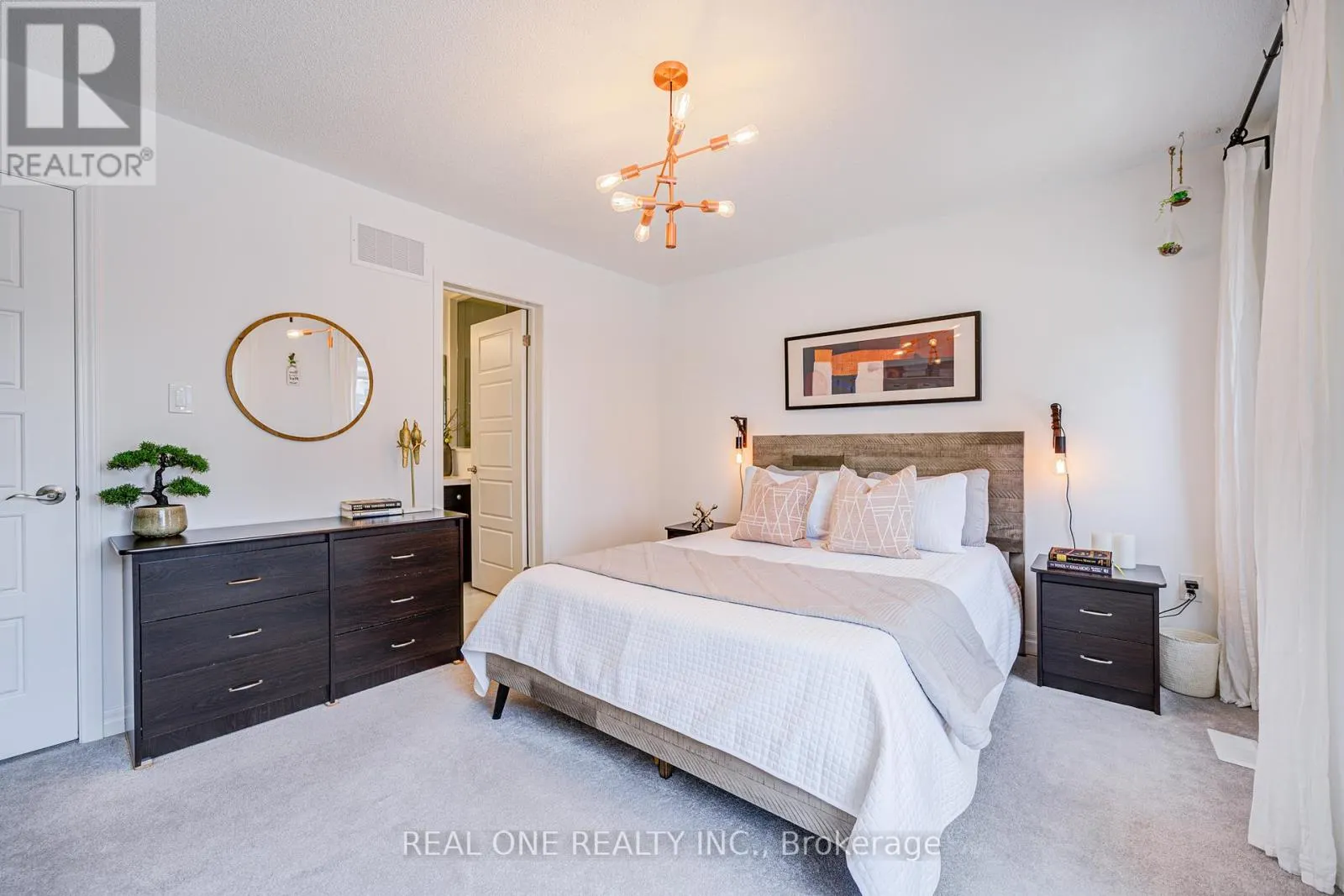 91 GROVEWOOD COMMON