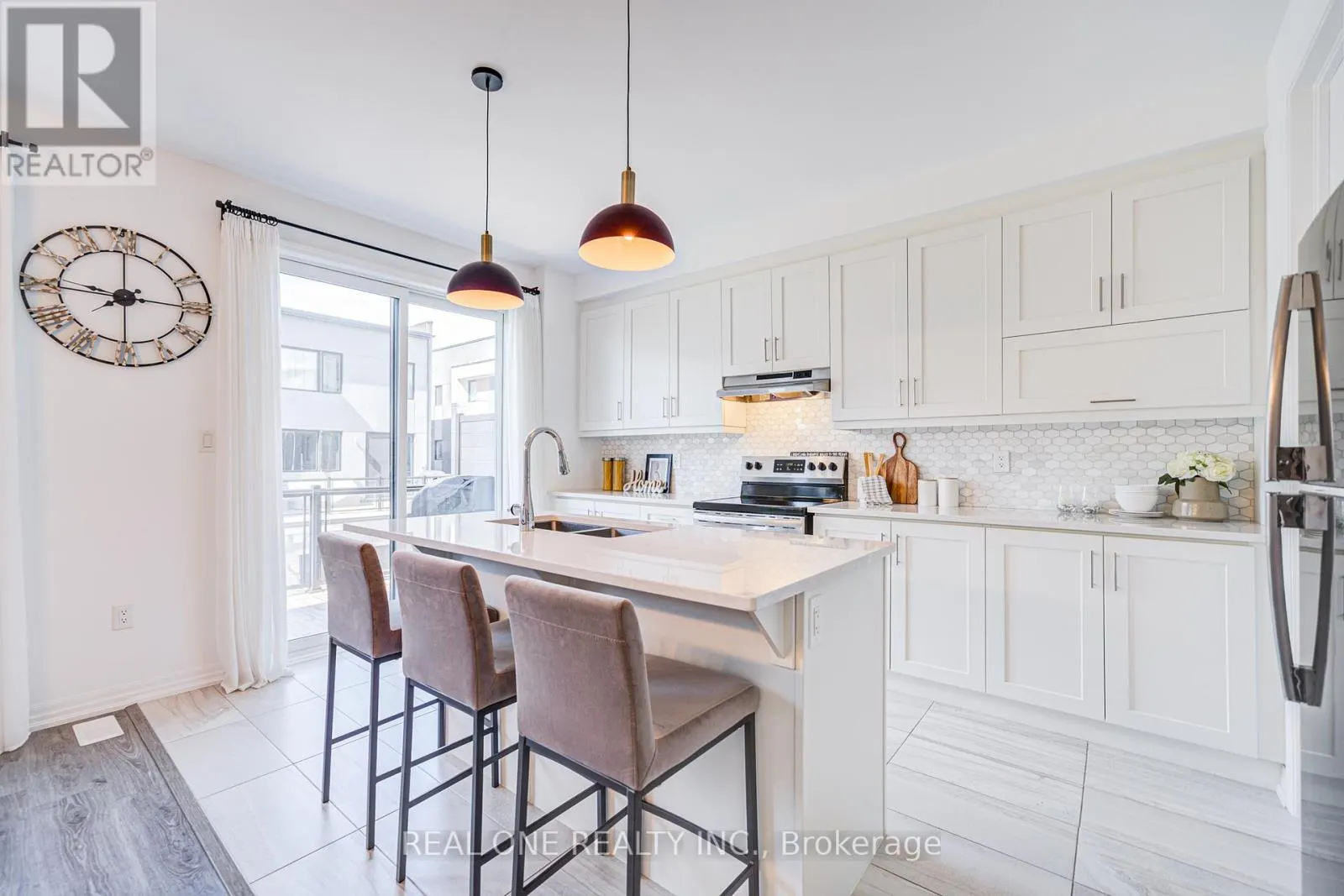 91 GROVEWOOD COMMON