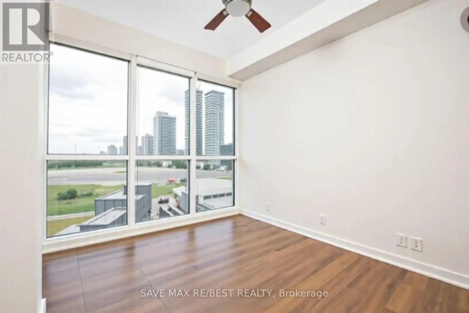 807 - 10 PARK LAWN ROAD