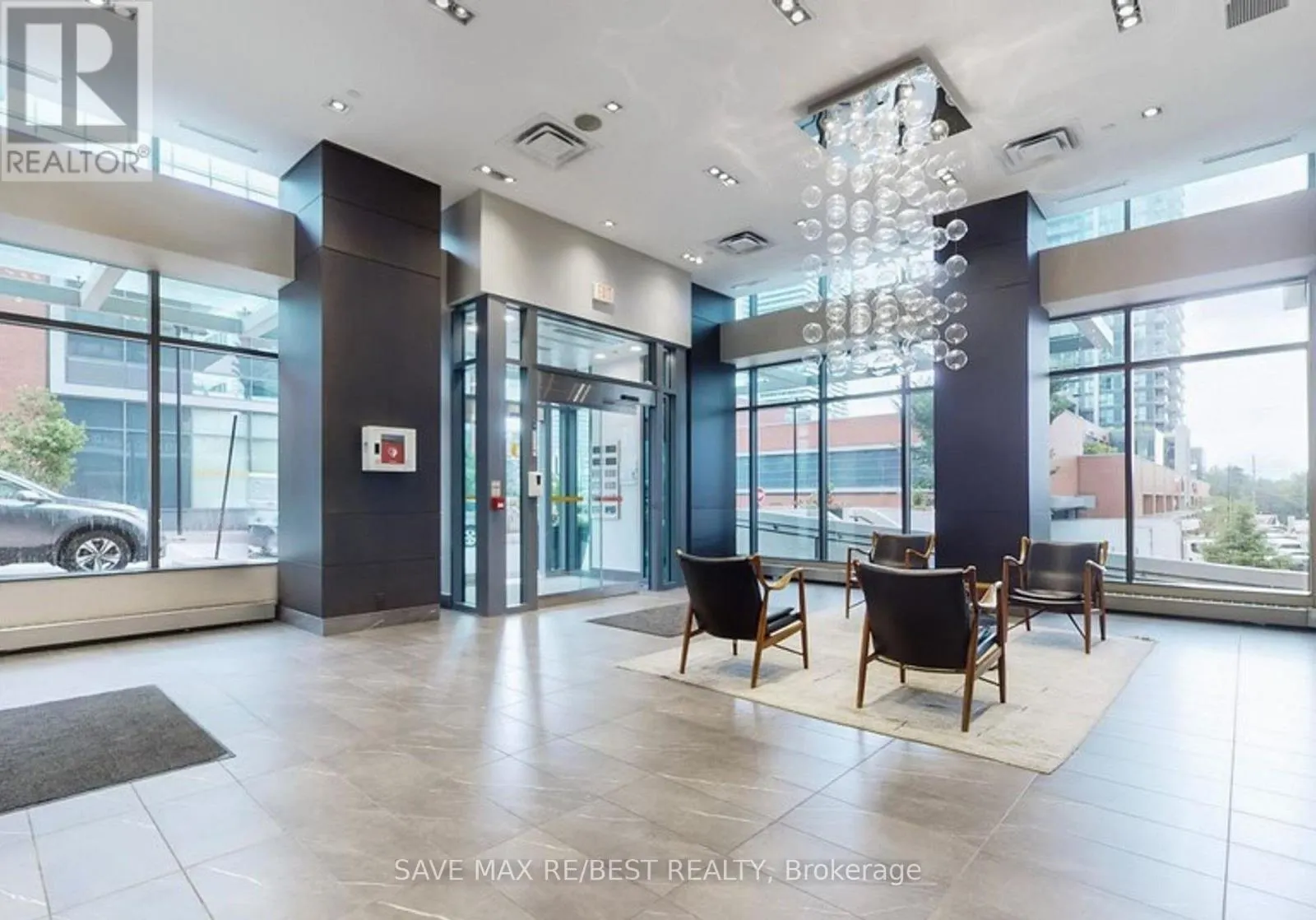 807 - 10 PARK LAWN ROAD