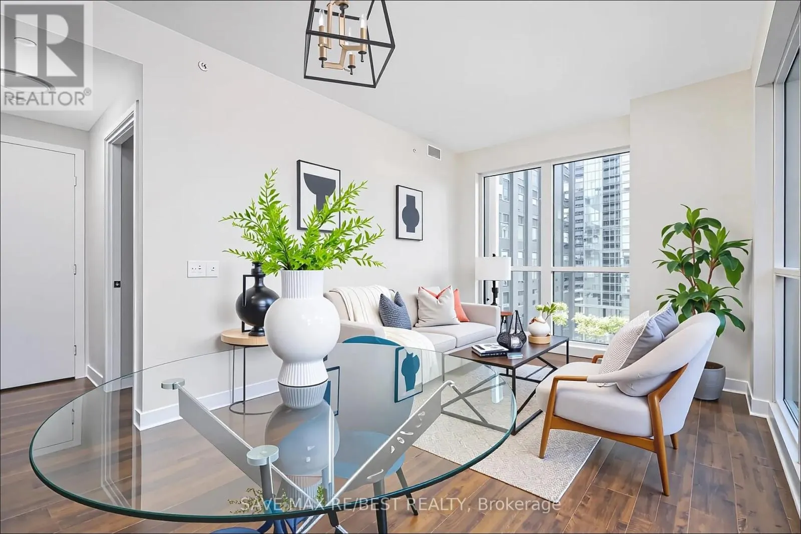807 - 10 PARK LAWN ROAD