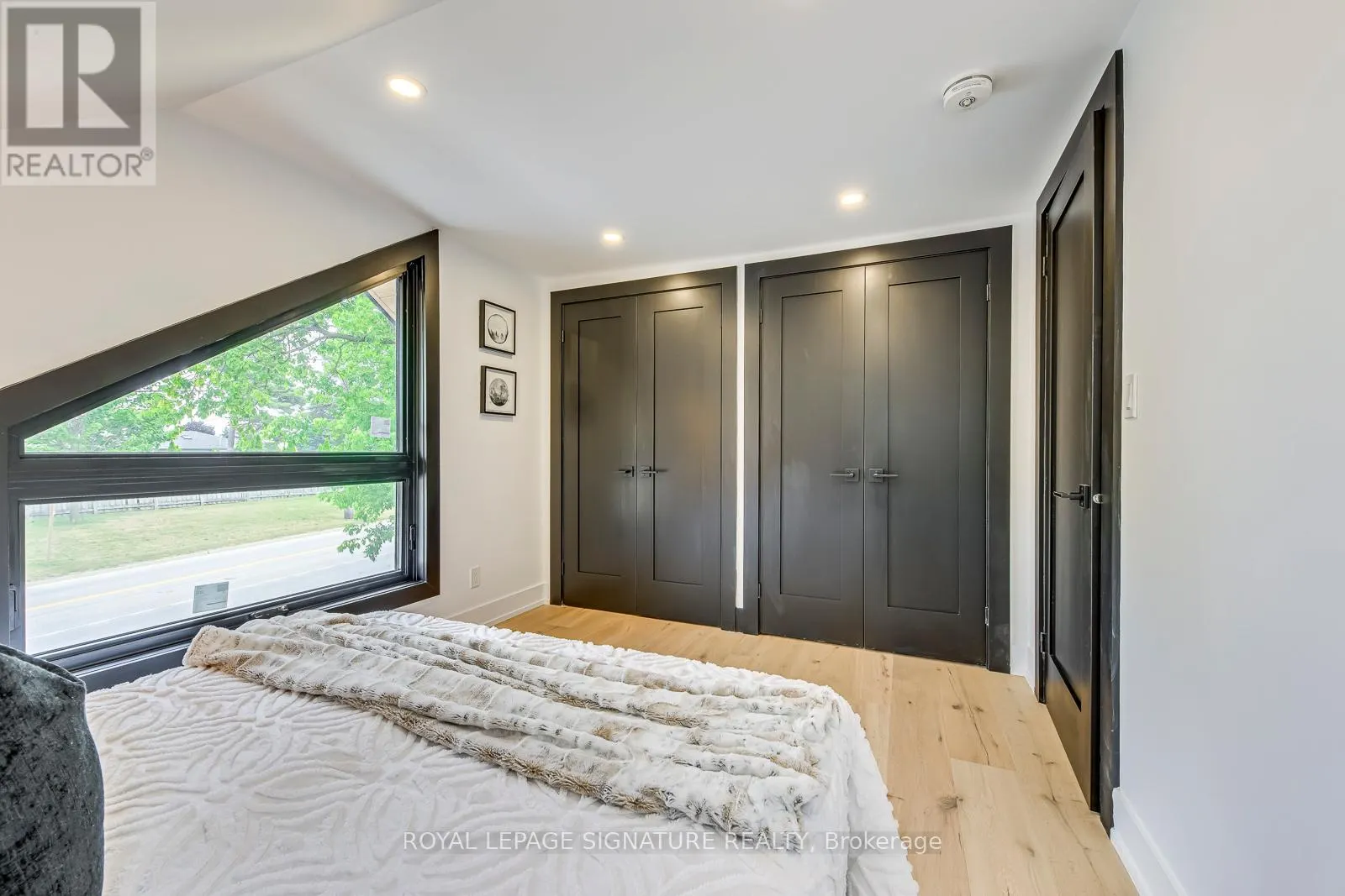 11024 TRAFALGAR ROAD