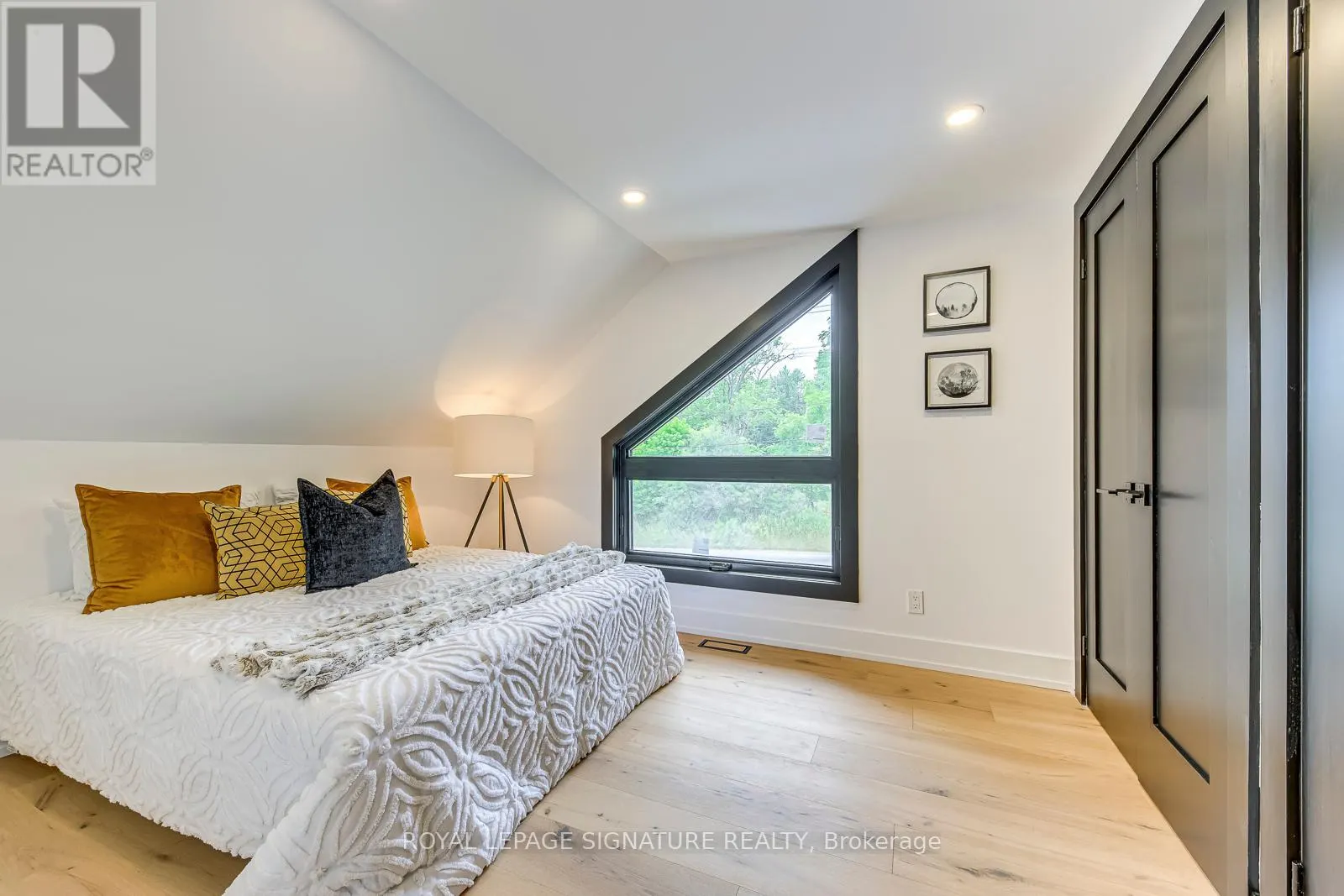 11024 TRAFALGAR ROAD