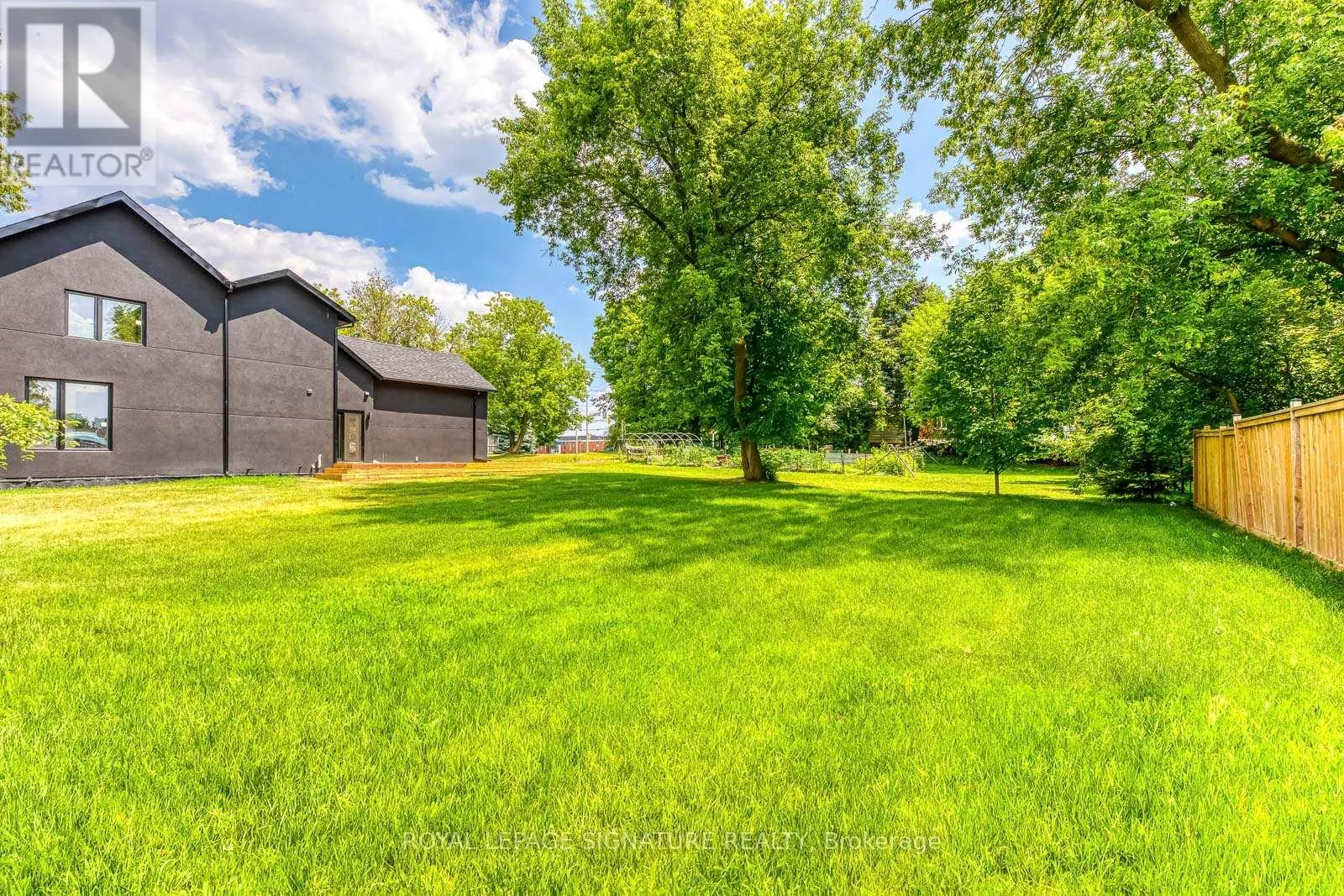 11024 TRAFALGAR ROAD