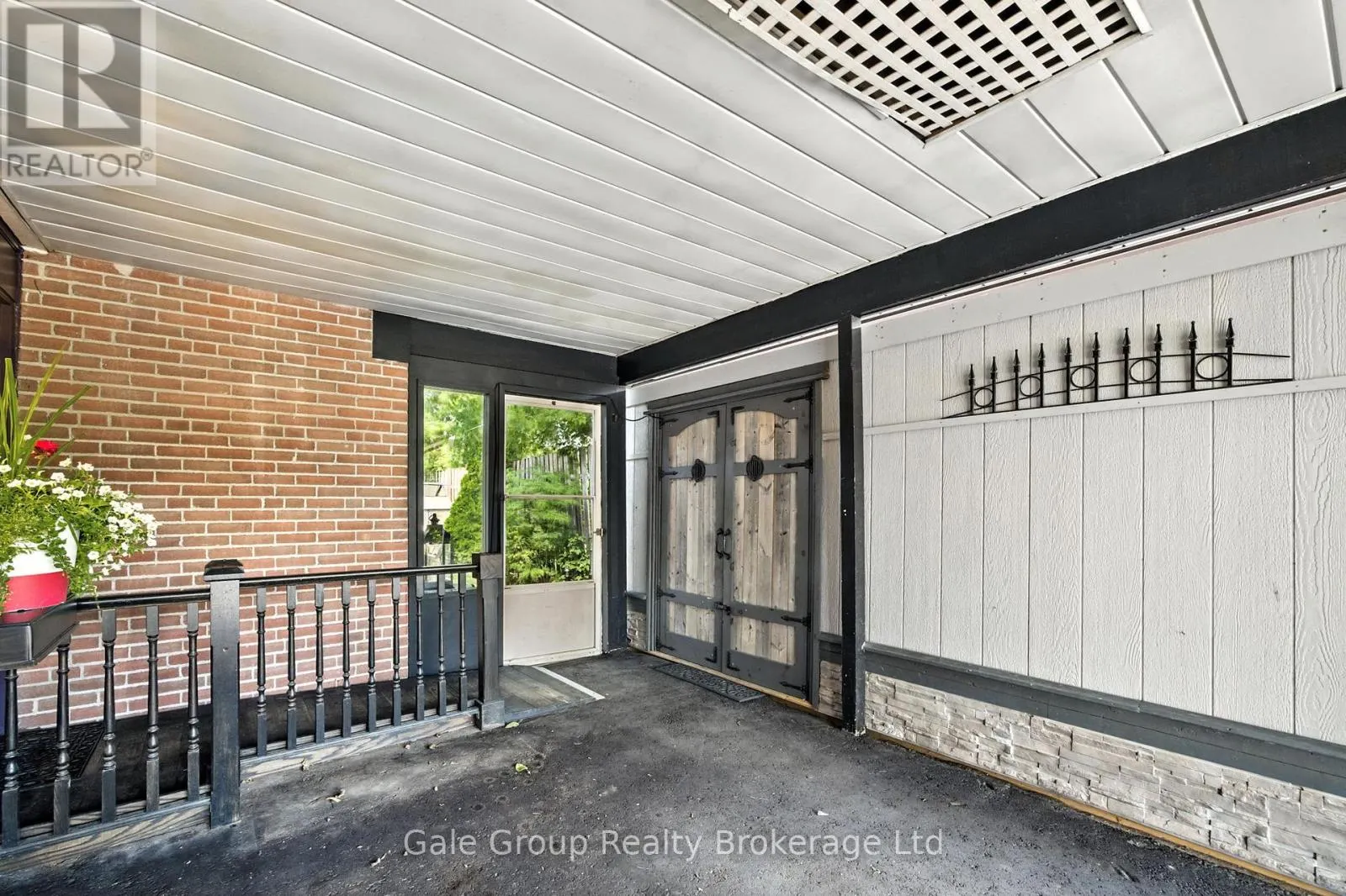 42 MOULTREY CRESCENT