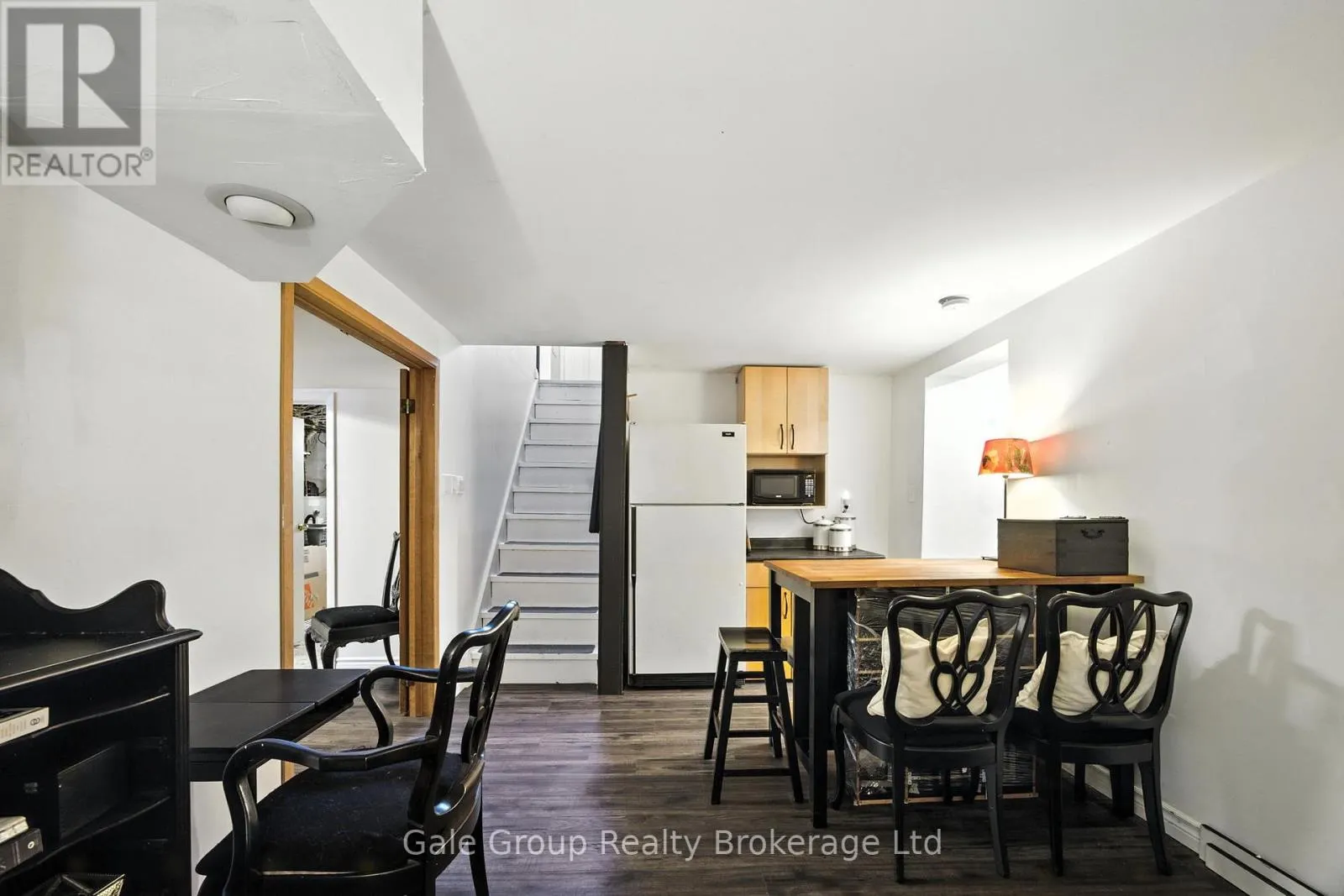 42 MOULTREY CRESCENT