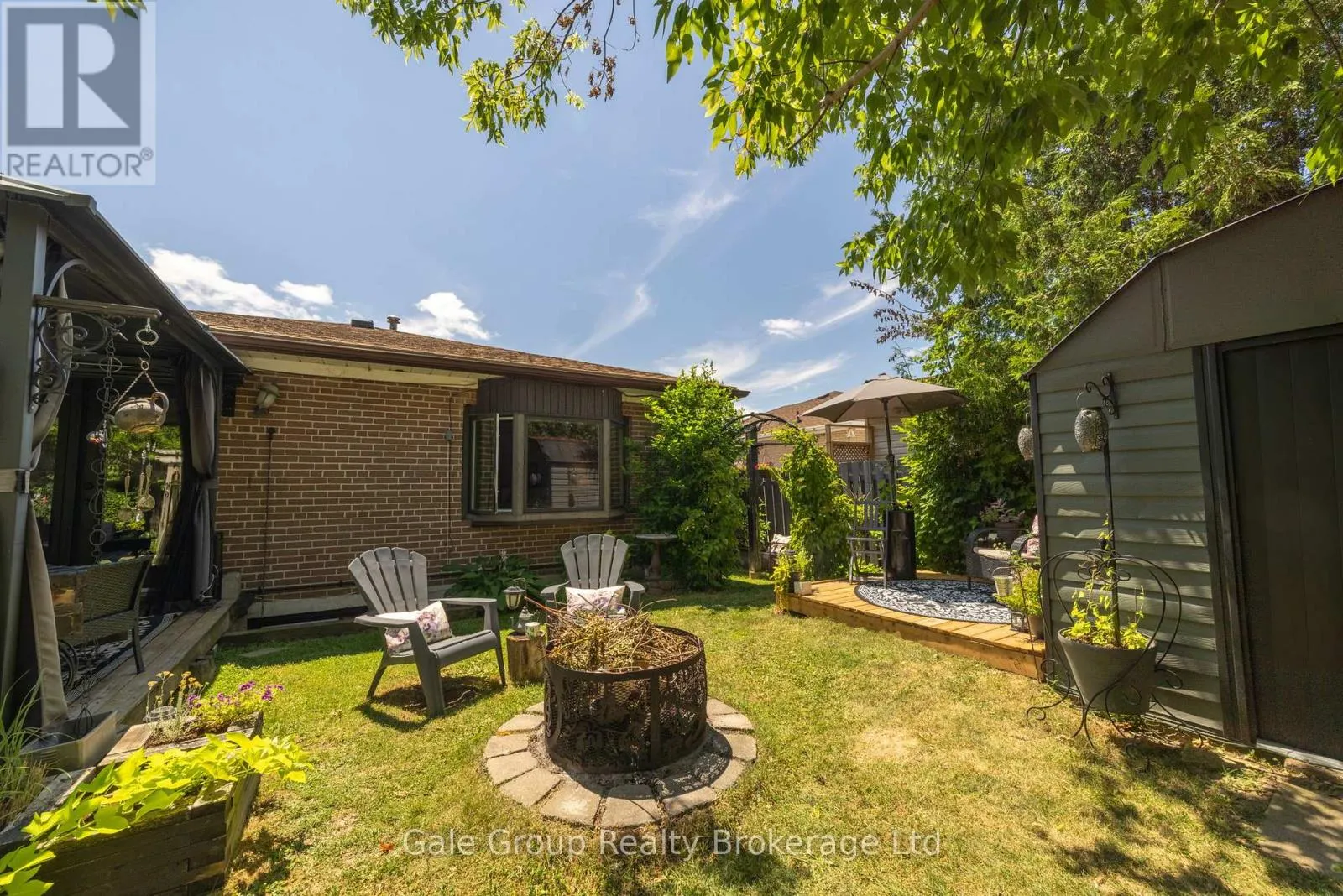 42 MOULTREY CRESCENT