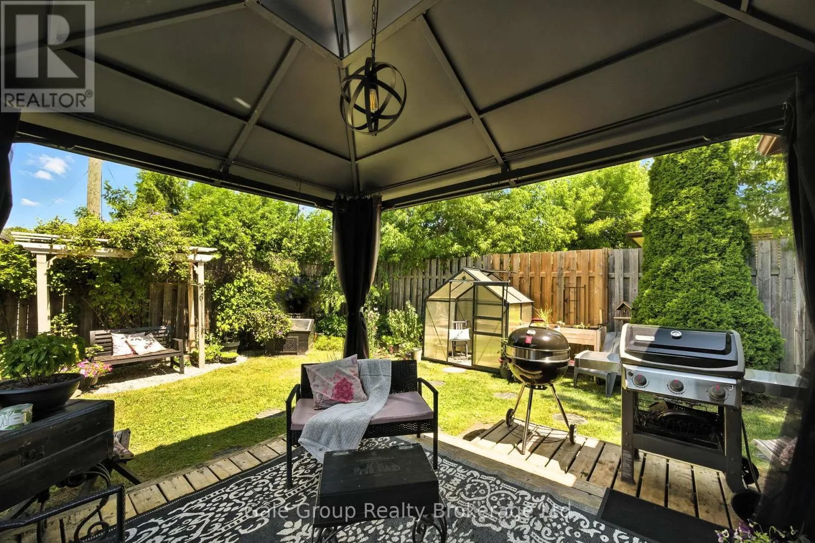 42 MOULTREY CRESCENT