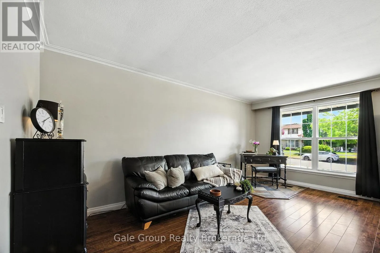 42 MOULTREY CRESCENT