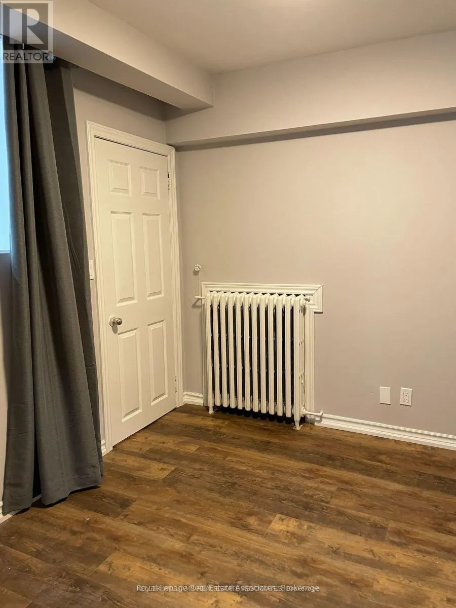 233 LAKESHORE ROAD E