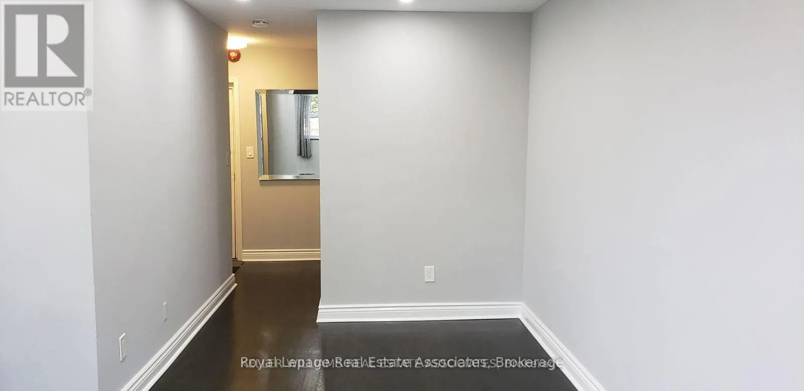 233 LAKESHORE ROAD E