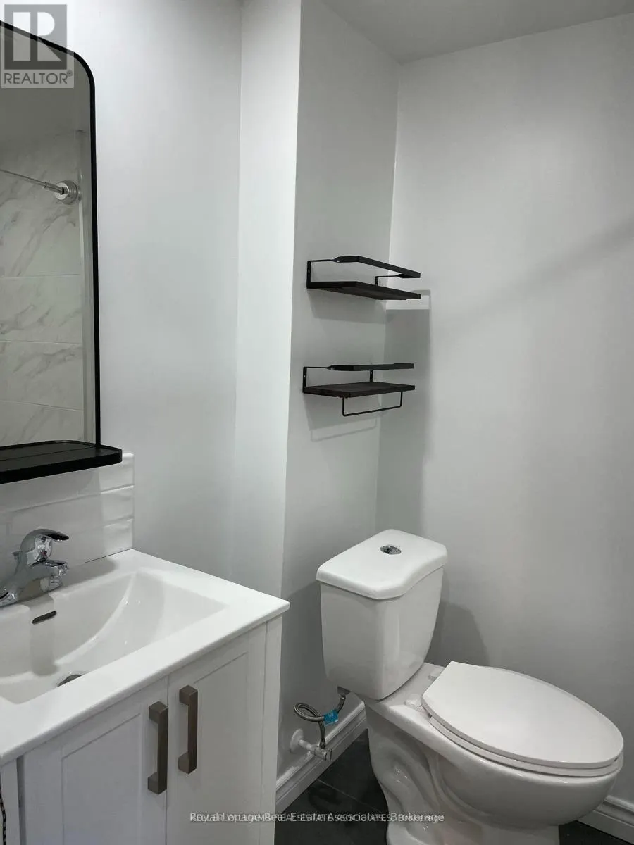 233 LAKESHORE ROAD E