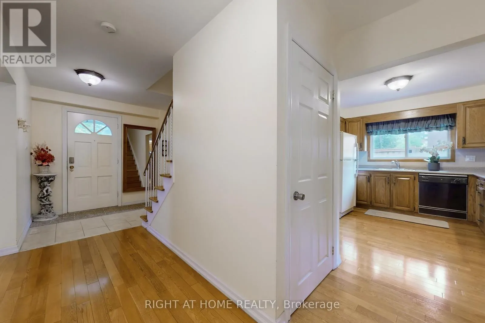 1924 STEEPBANK CRESCENT