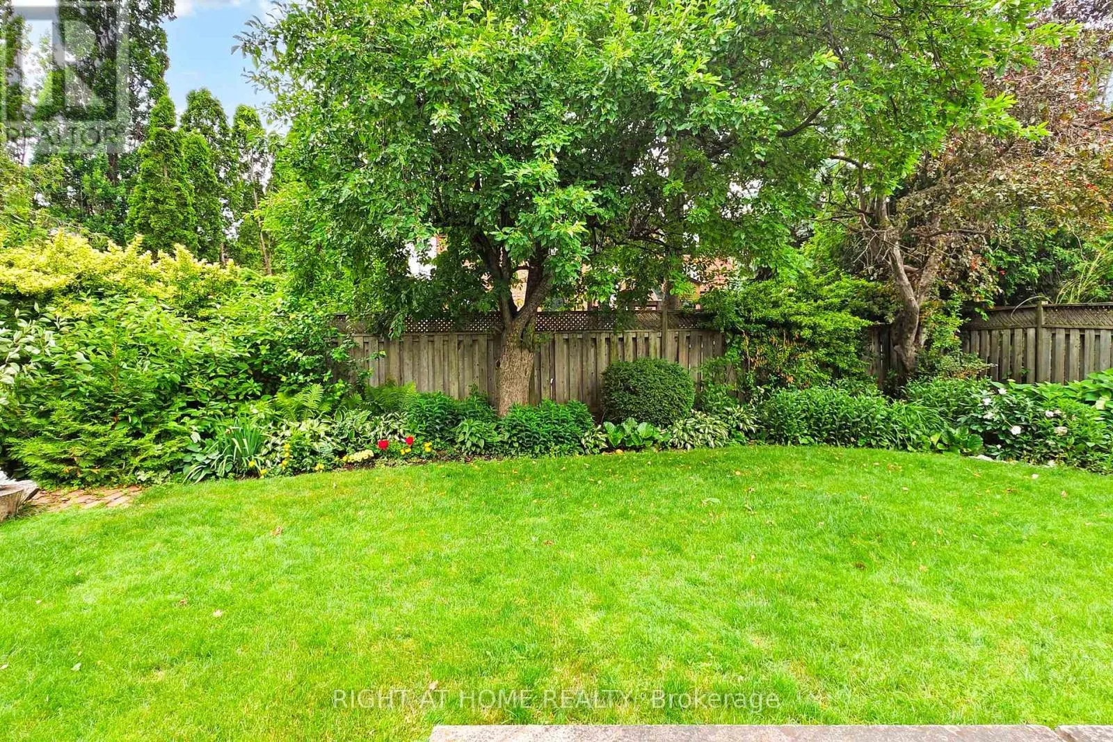 1924 STEEPBANK CRESCENT