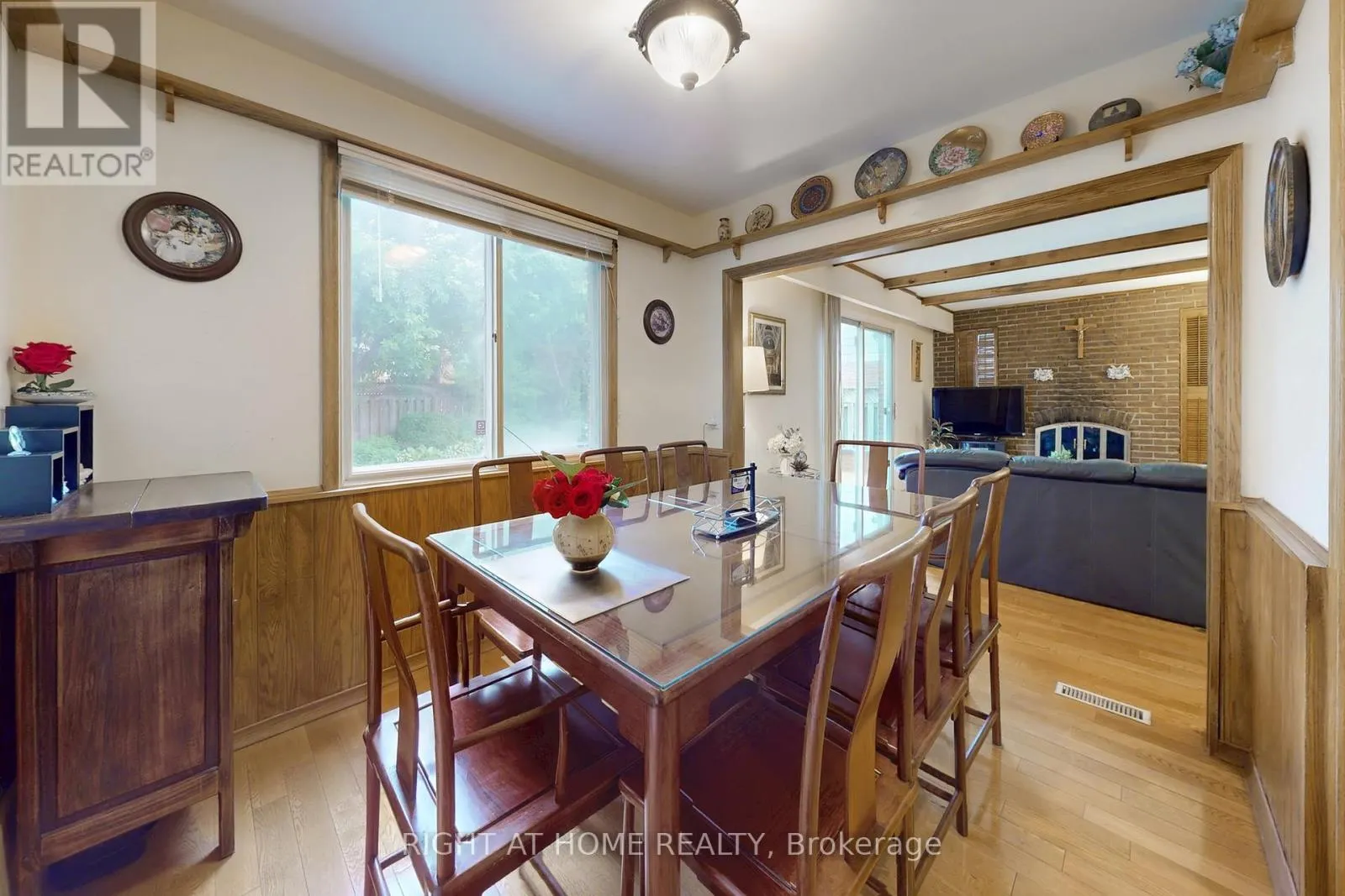 1924 STEEPBANK CRESCENT