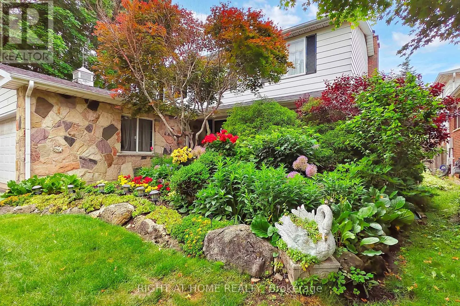 1924 STEEPBANK CRESCENT