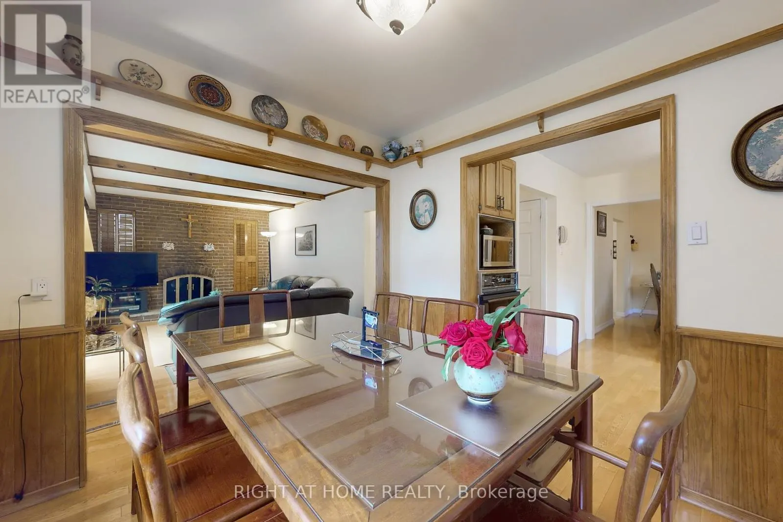 1924 STEEPBANK CRESCENT