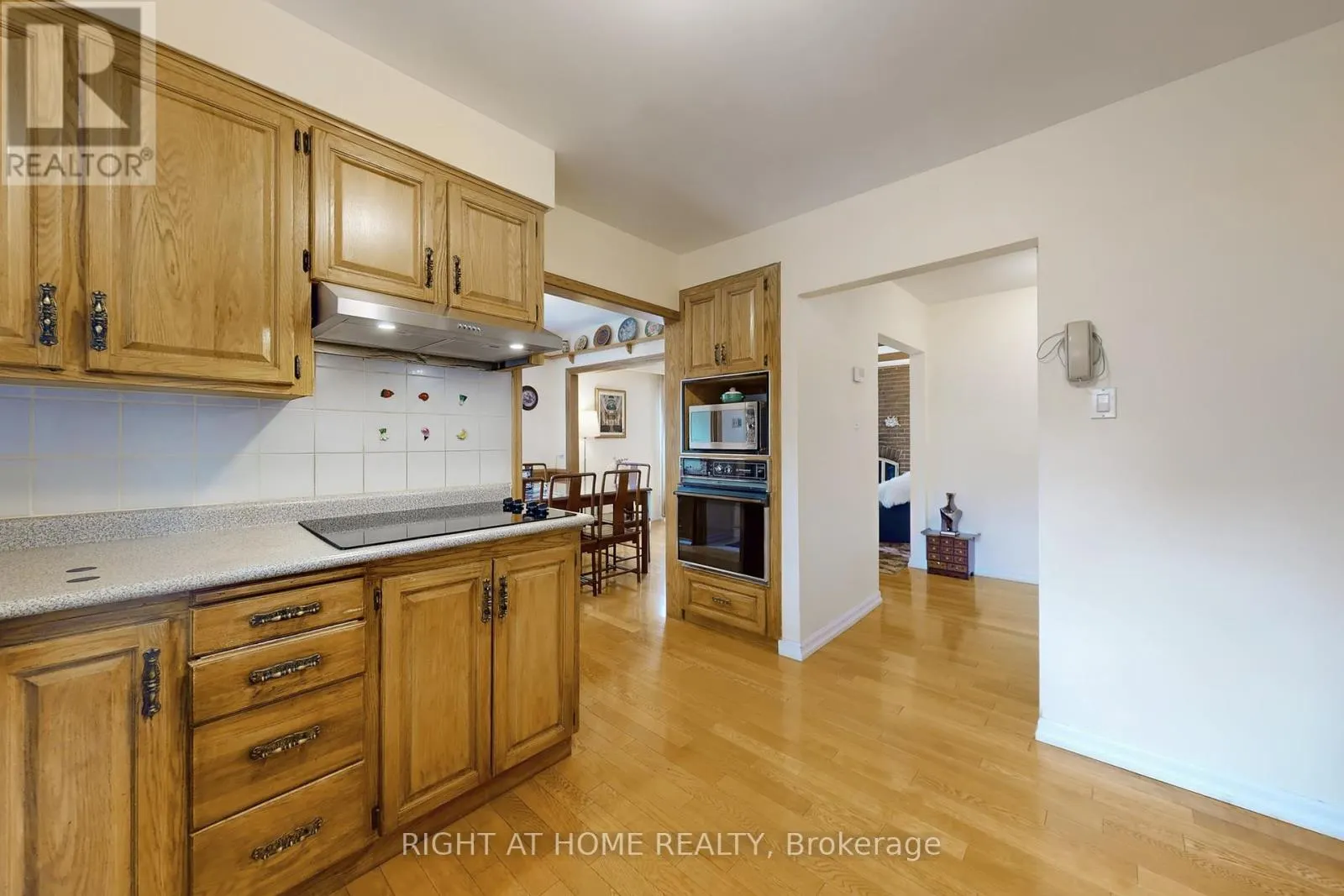 1924 STEEPBANK CRESCENT