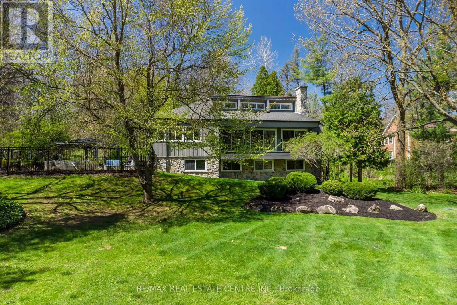 6353 MCNIVEN ROAD