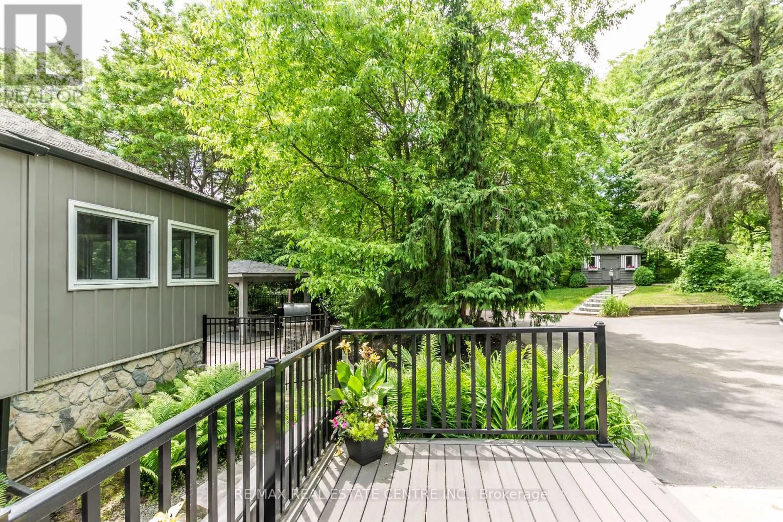 6353 MCNIVEN ROAD