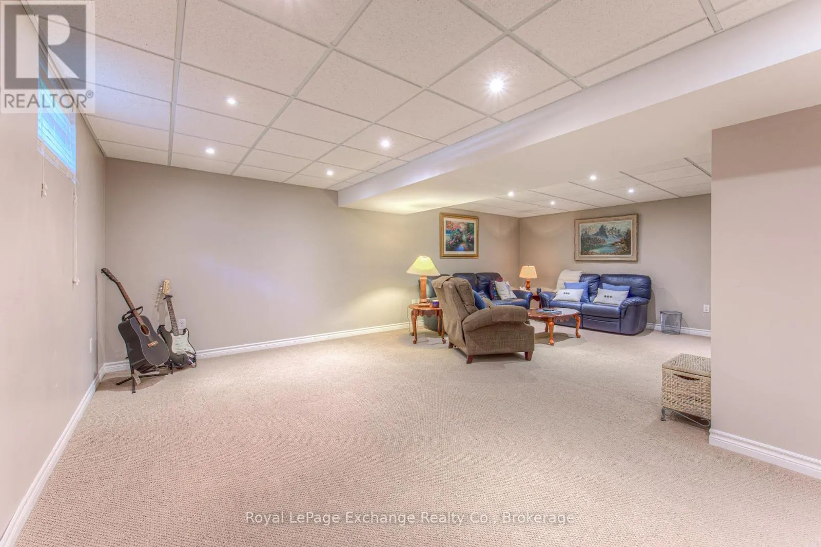11 SALMON WAY