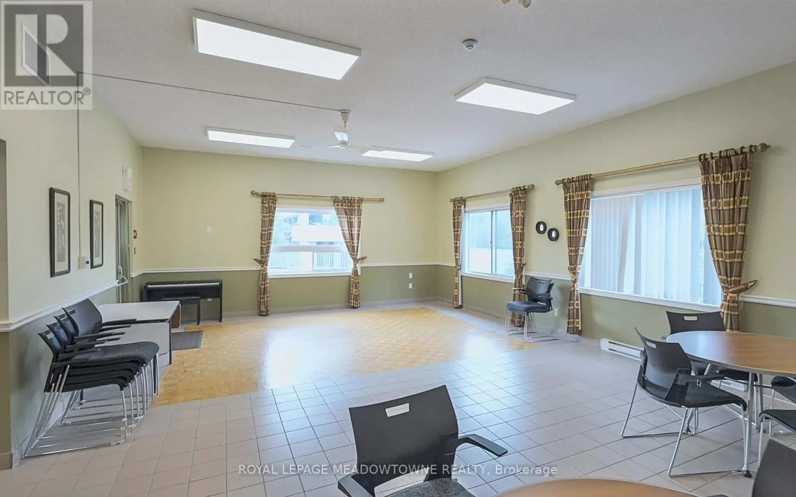 302 - 26 HALL ROAD