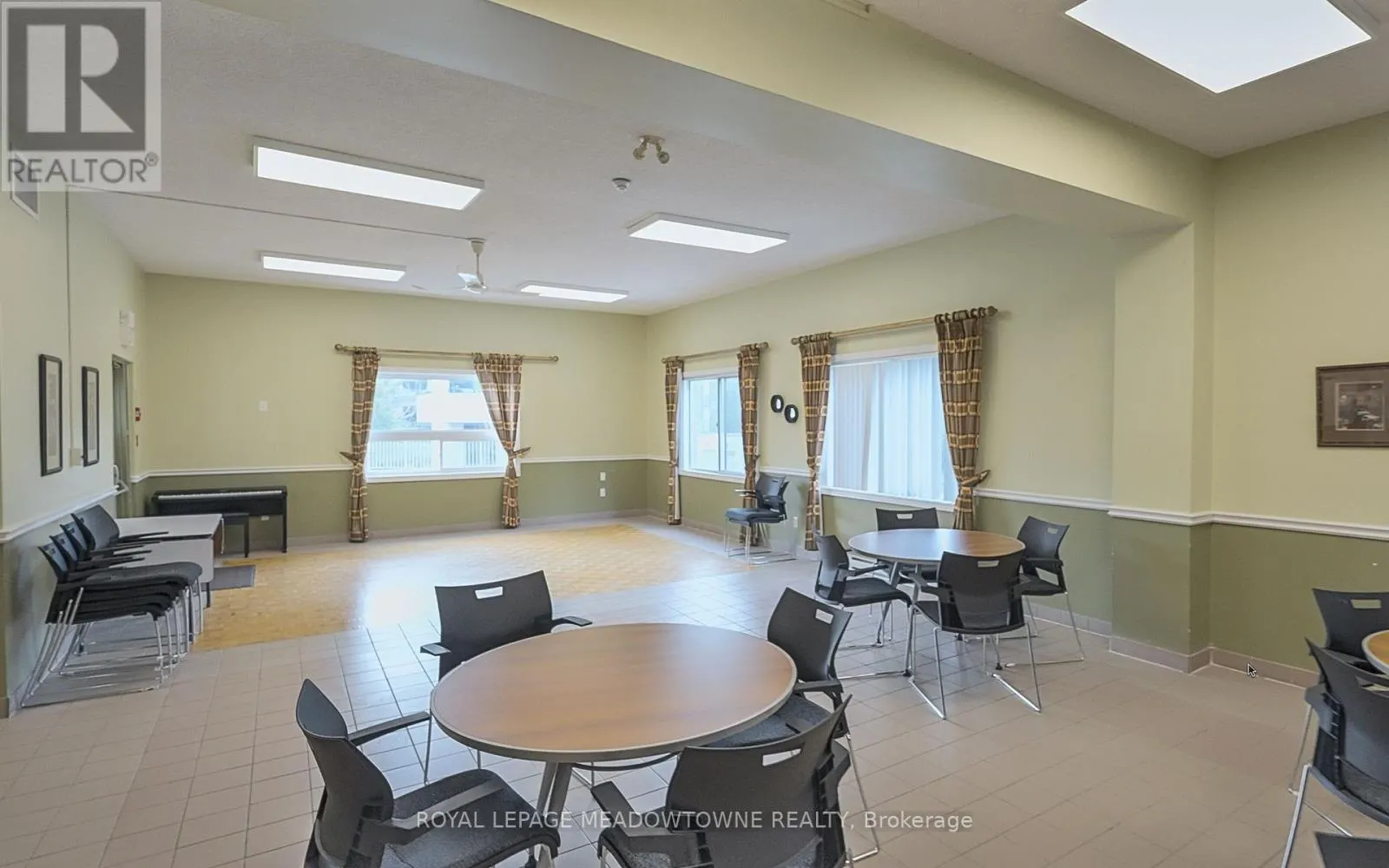 302 - 26 HALL ROAD
