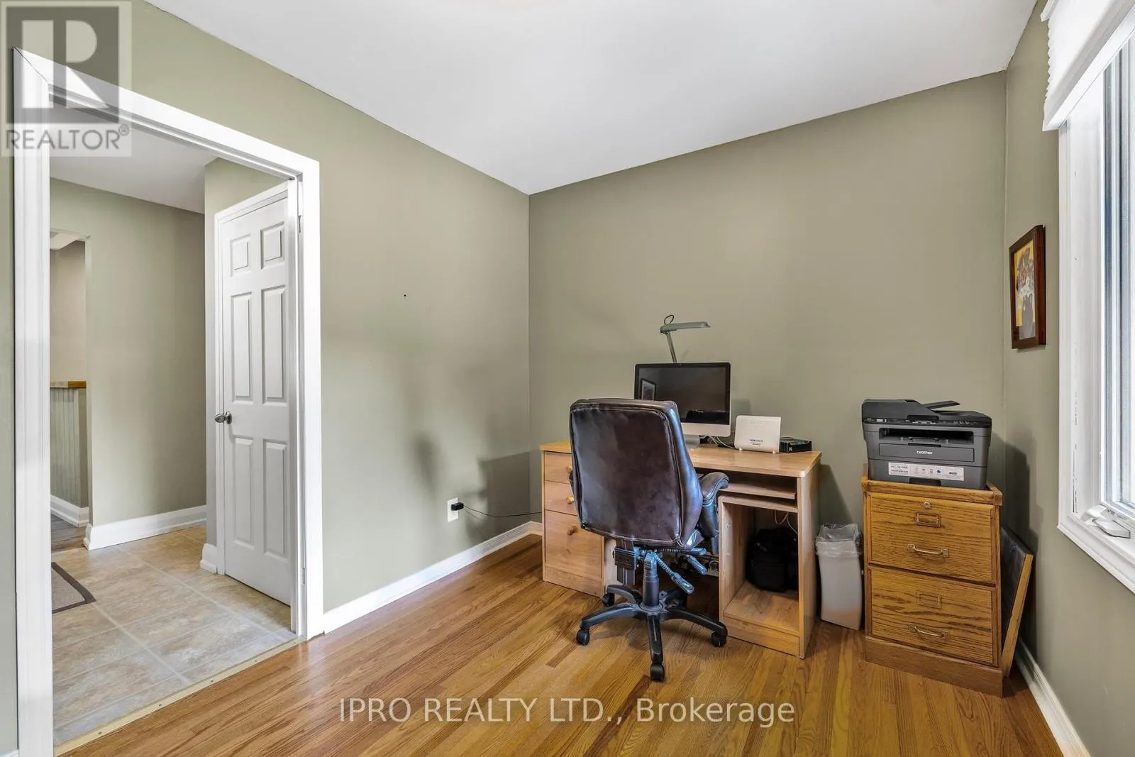 8 GLENFOREST STREET