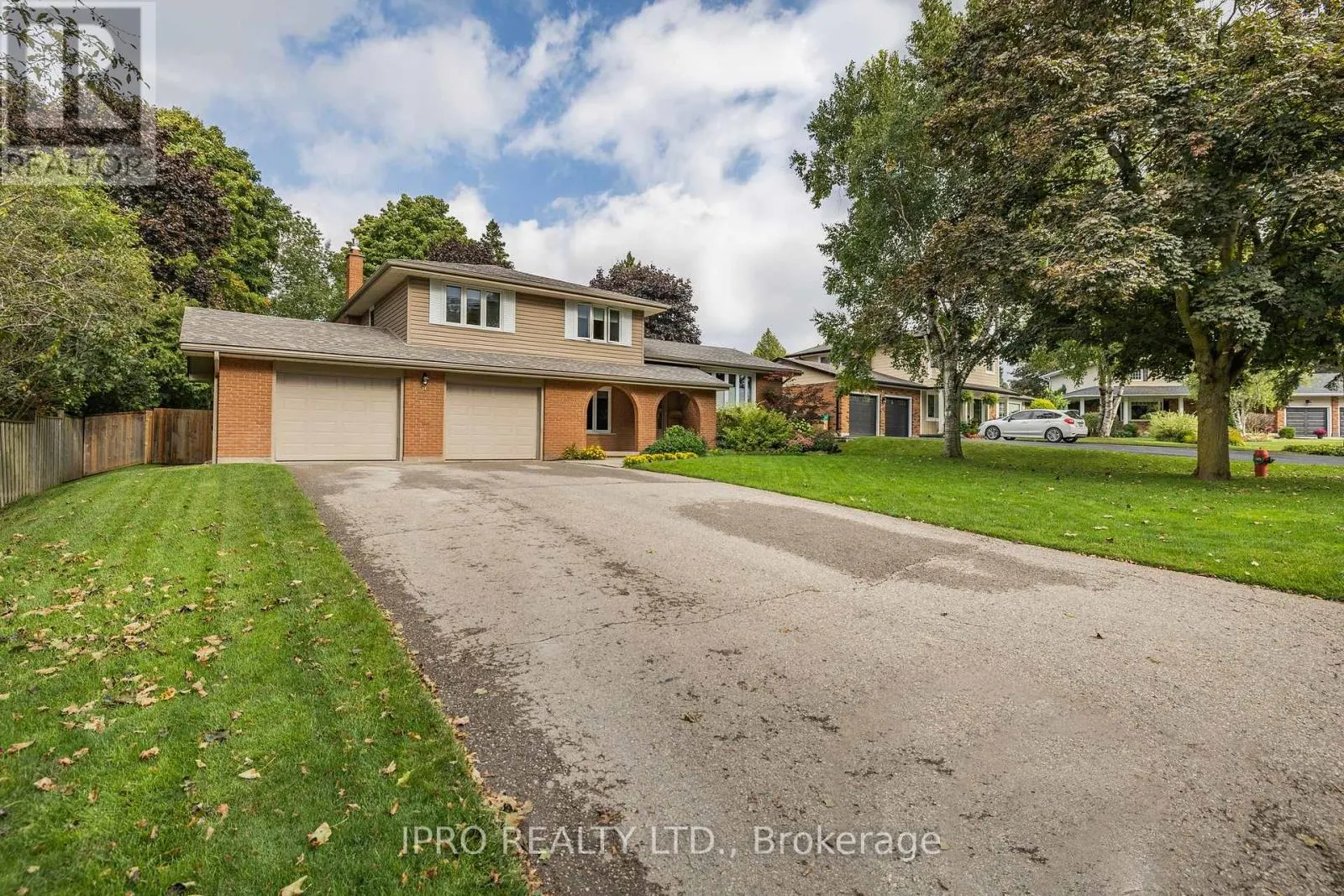 8 GLENFOREST STREET