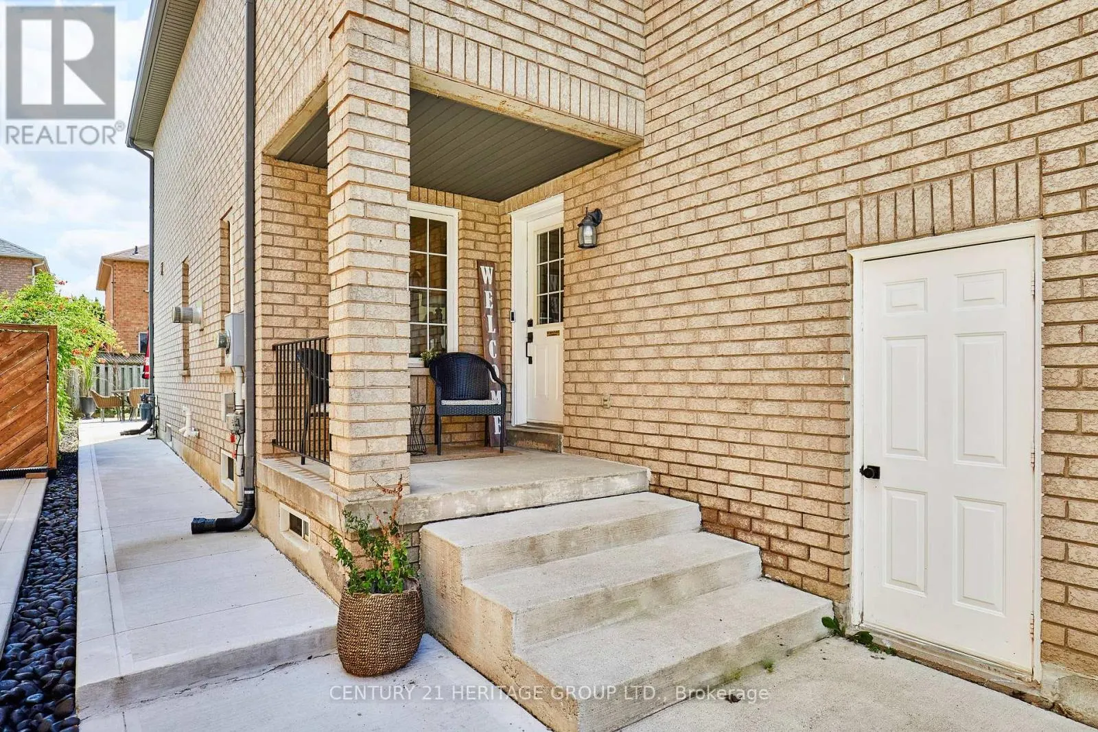 13 CARRIAGE HOUSE ROAD