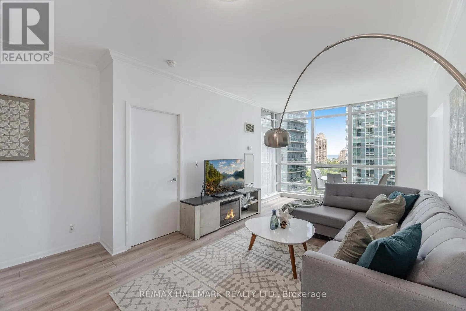 1114 - 185 LEGION ROAD N
