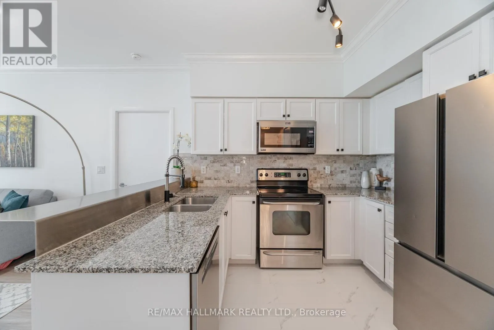 1114 - 185 LEGION ROAD N