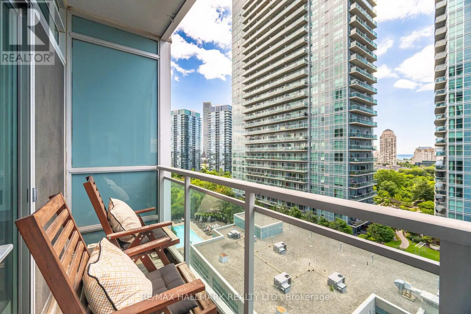1114 - 185 LEGION ROAD N