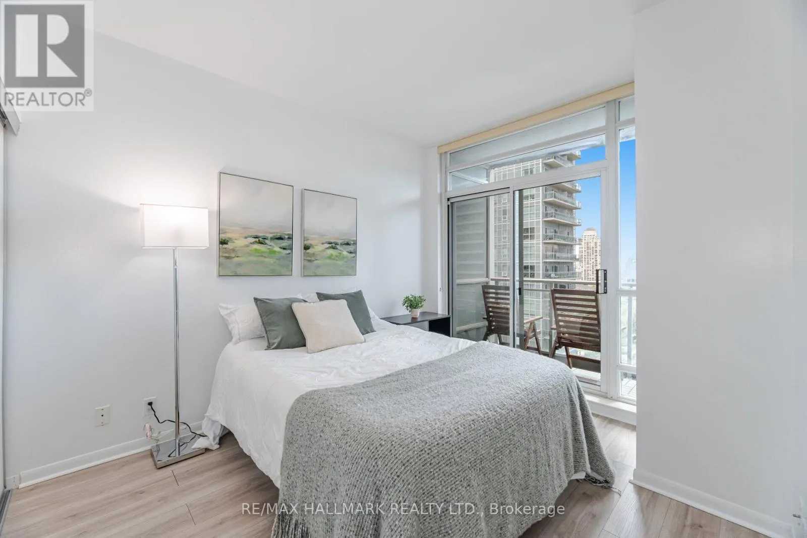 1114 - 185 LEGION ROAD N