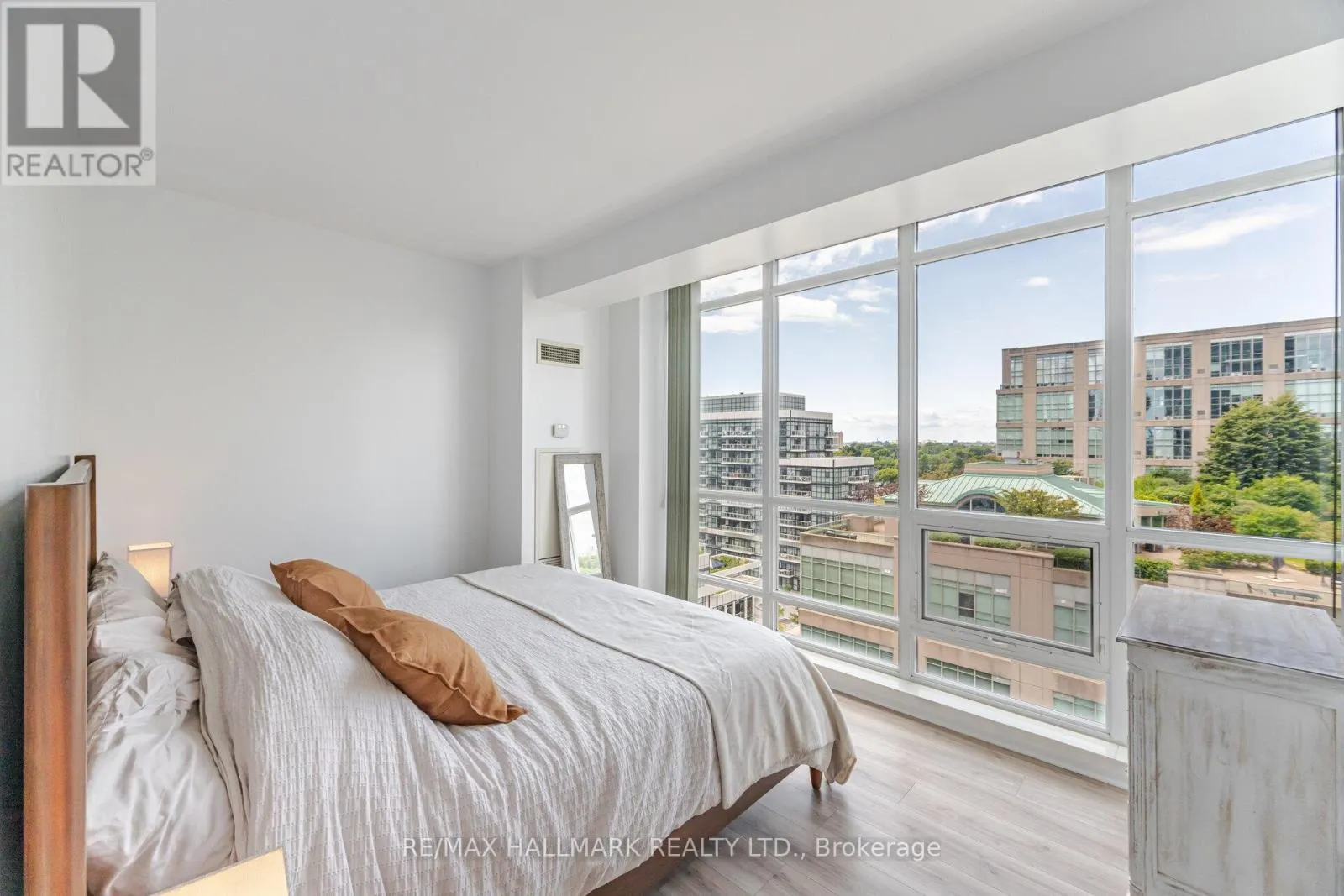 1114 - 185 LEGION ROAD N