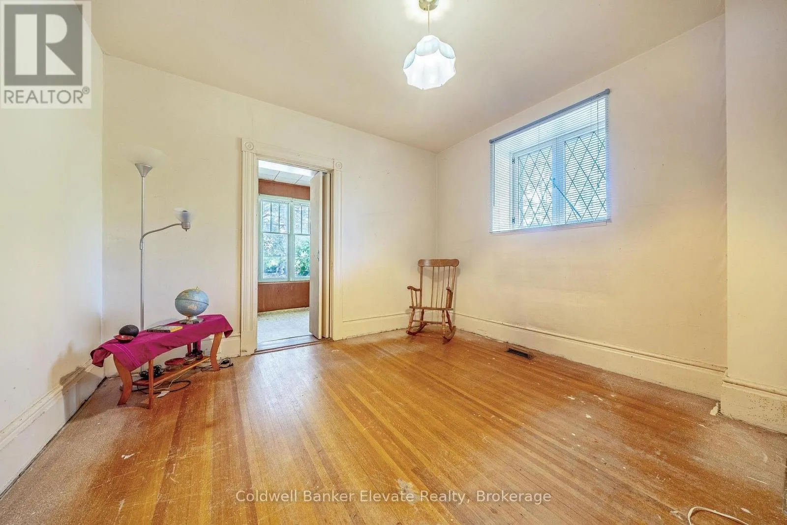 53 WILLOW STREET N