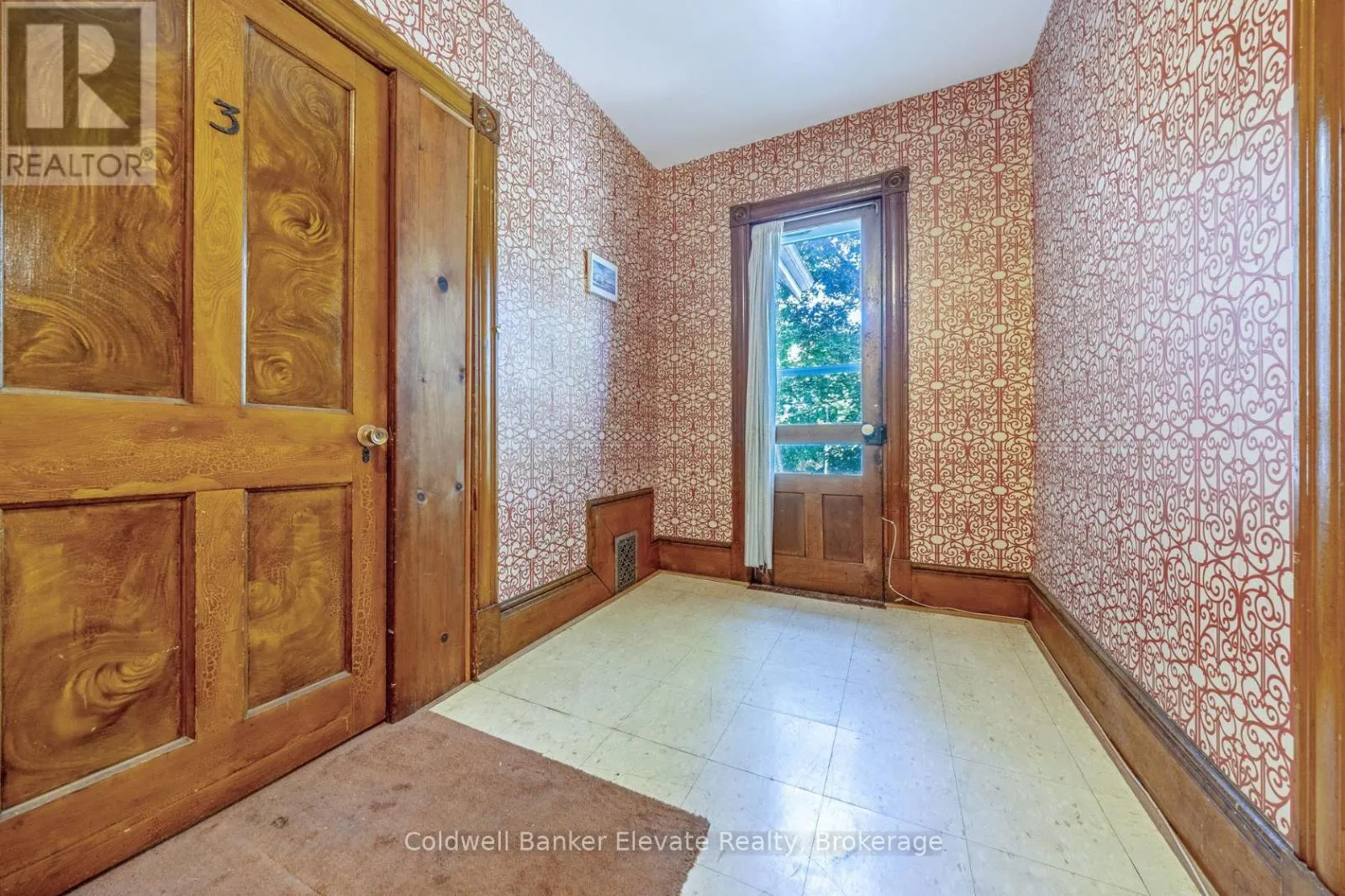 53 WILLOW STREET N