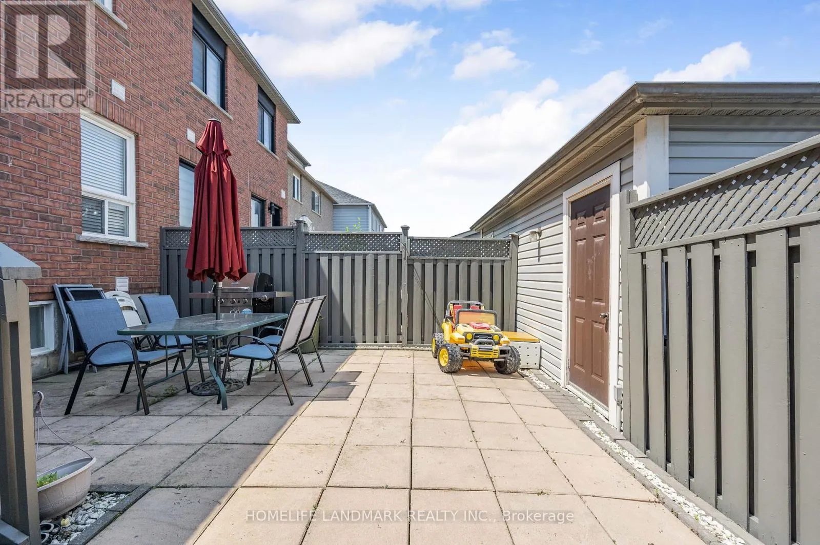 64 VIELLA STREET