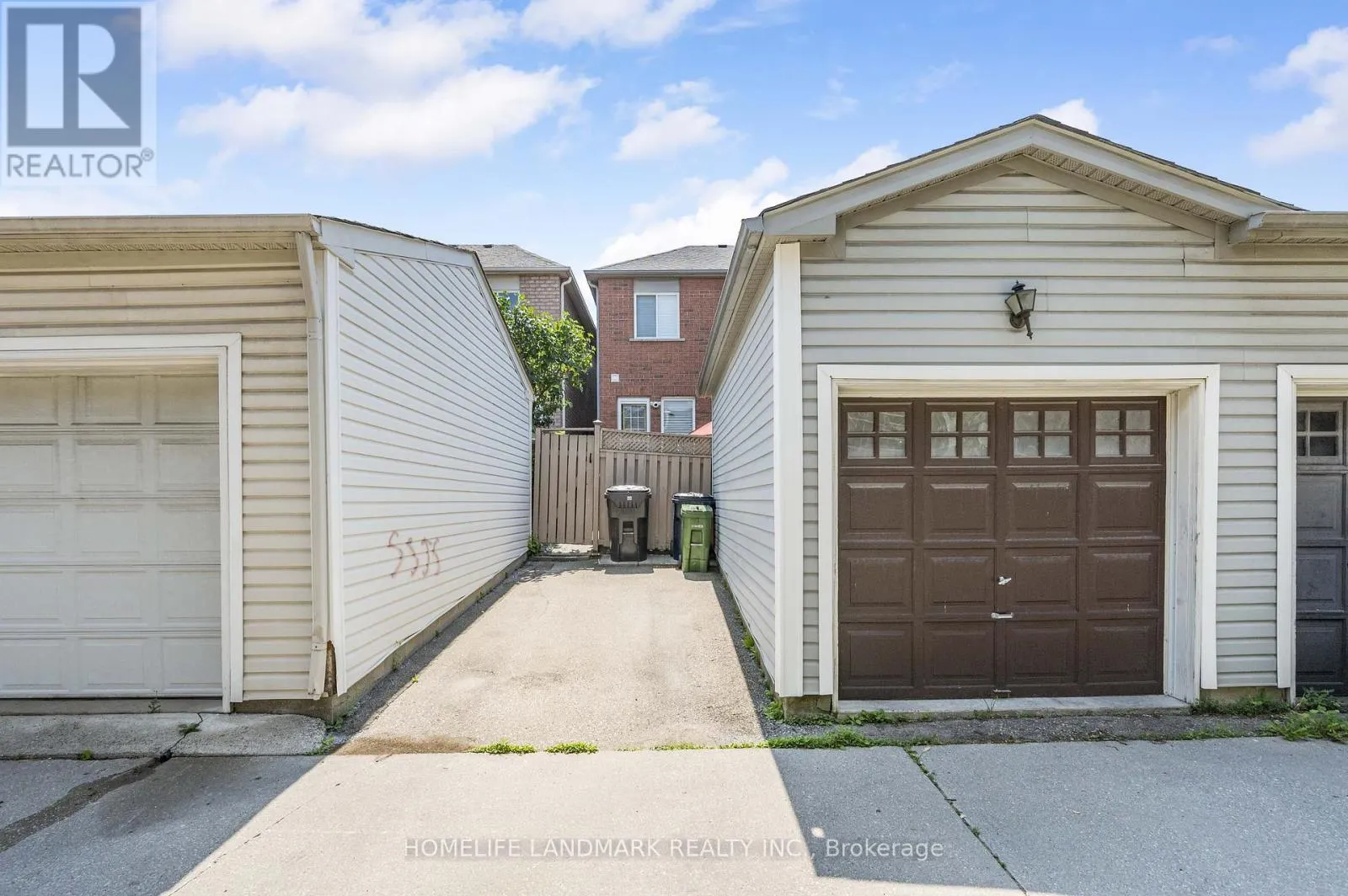 64 VIELLA STREET