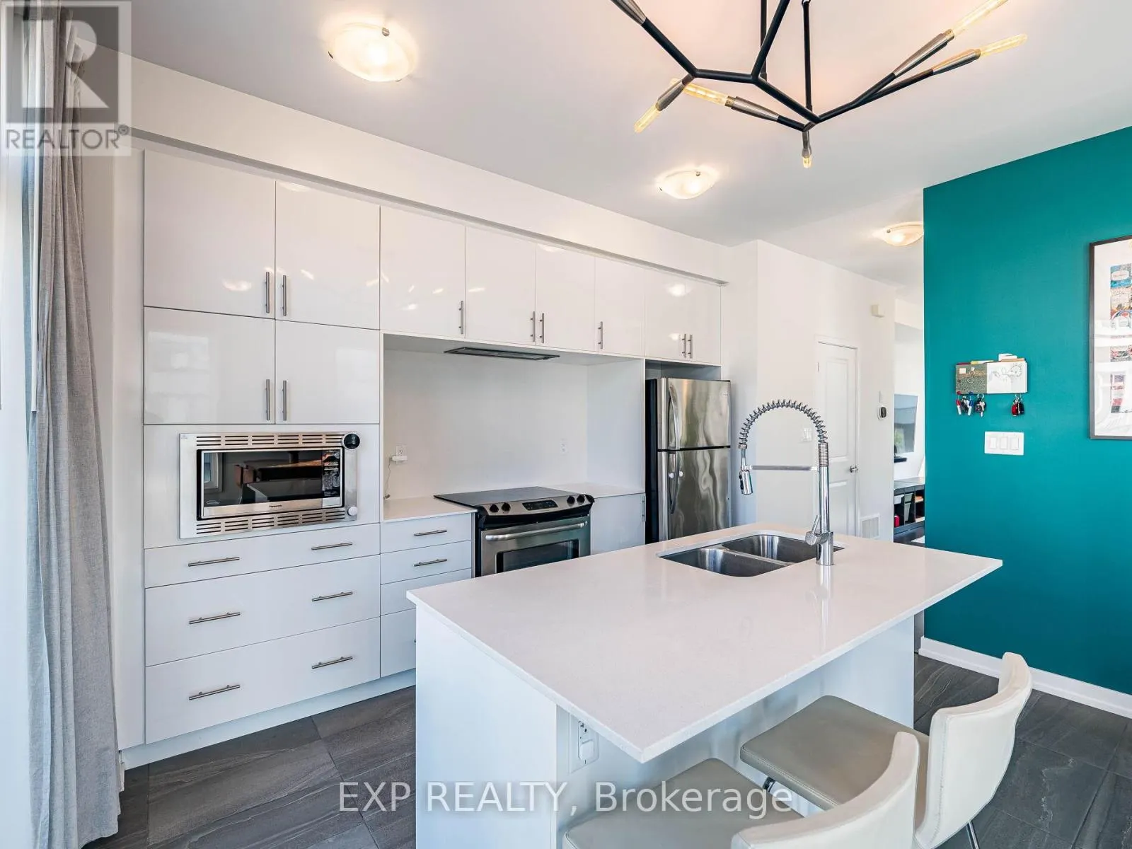 3128 MINTWOOD CIRCLE