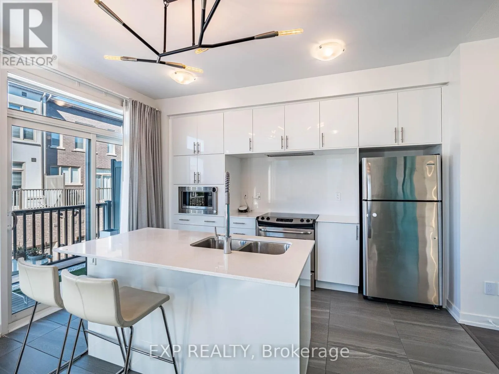 3128 MINTWOOD CIRCLE