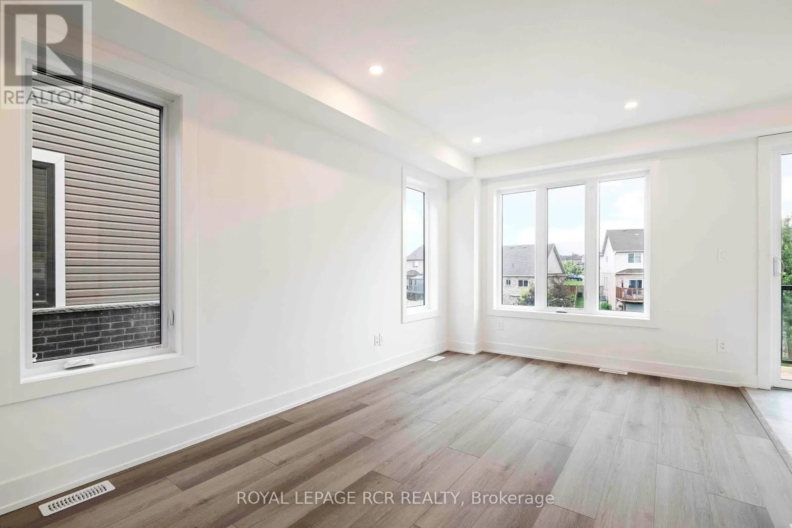 28 - 690 BROADWAY