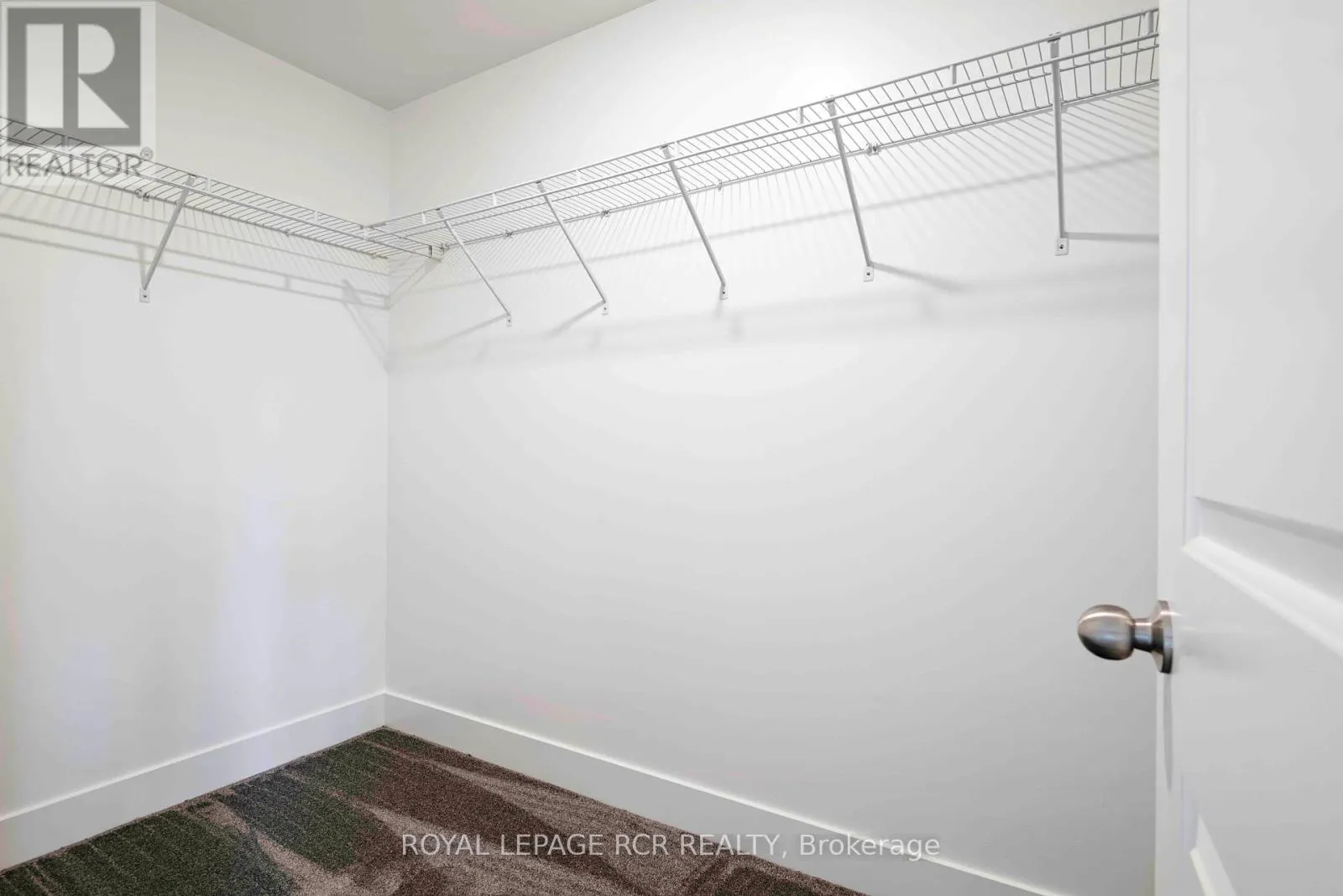 28 - 690 BROADWAY
