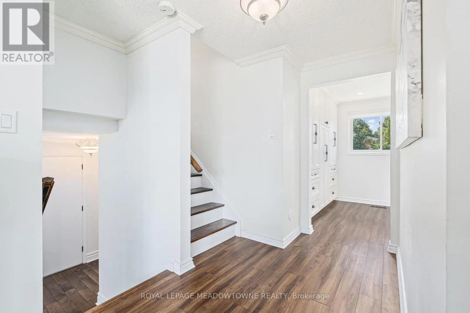 113 IRWIN CRESCENT