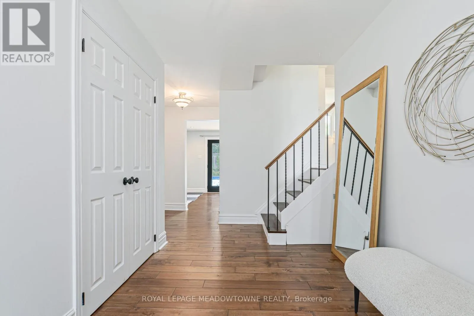 113 IRWIN CRESCENT