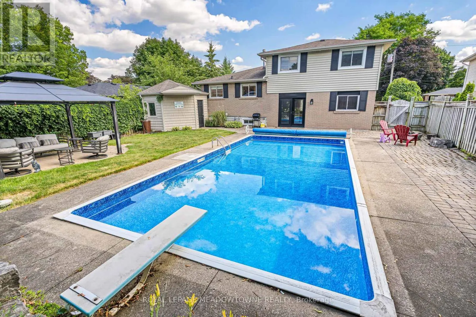 113 IRWIN CRESCENT