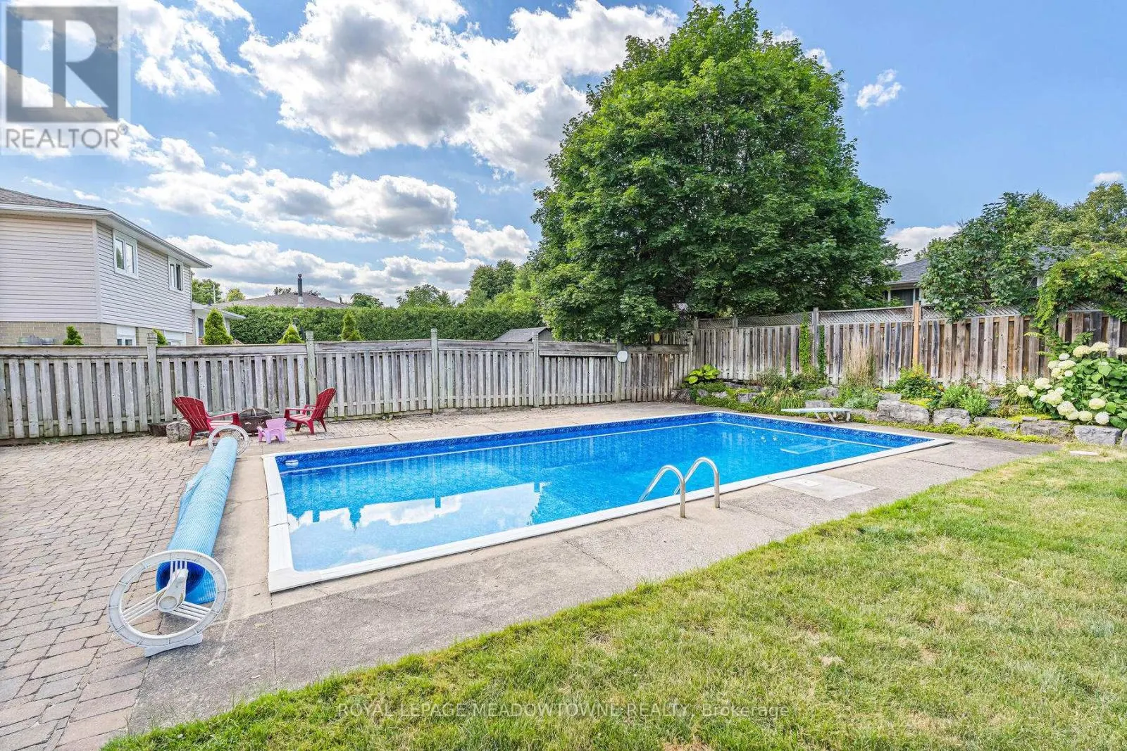 113 IRWIN CRESCENT