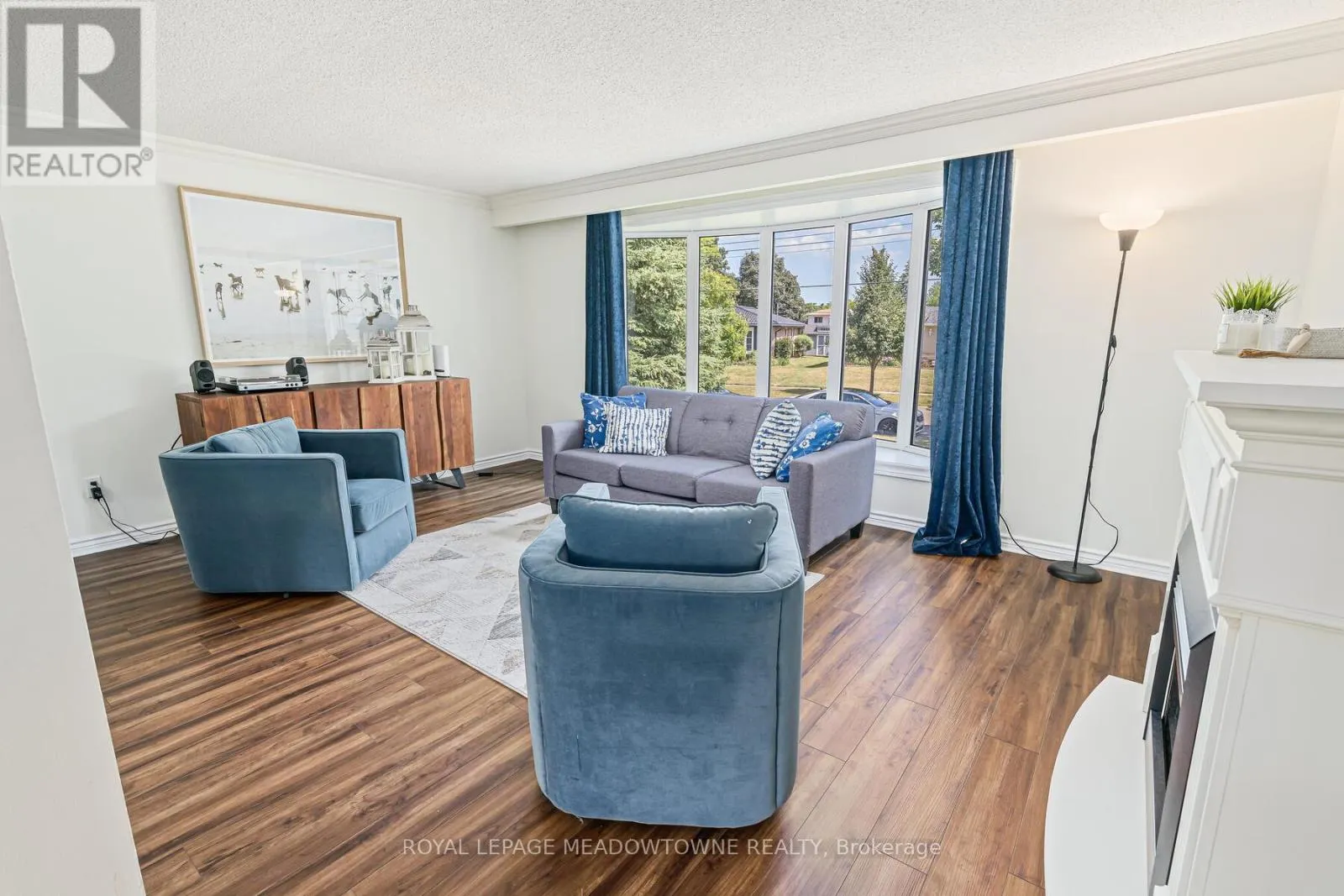 113 IRWIN CRESCENT